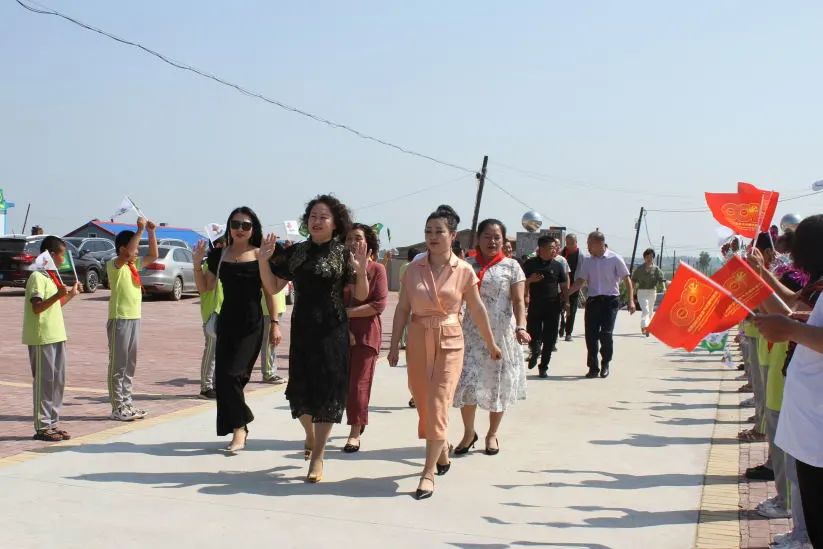 The 215th Sunhope Yehongxia Primary School in Jiguo Village, Daliba Township, Qianguo County, Songyuan City The 215th Sunhope Yehongxia Primary School in Jiguo Village, Daliba Township, Qianguo County, Songyuan City