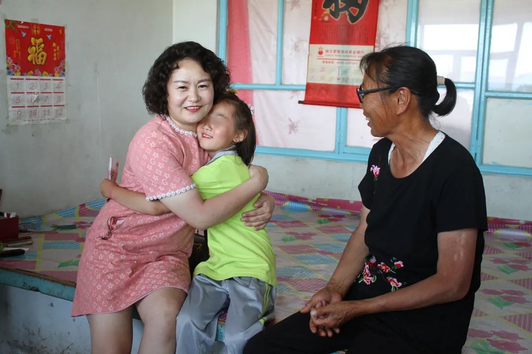 The 215th Sunhope Yehongxia Primary School in Jiguo Village, Daliba Township, Qianguo County, Songyuan City The 215th Sunhope Yehongxia Primary School in Jiguo Village, Daliba Township, Qianguo County, Songyuan City