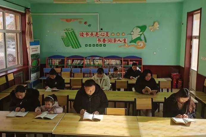 The 229th Sunhope Hanyahui Primary School in Lianggang, Yixian County, Baoding City, Hebei Province The 229th Sunhope Hanyahui Primary School in Lianggang, Yixian County, Baoding City, Hebei Province